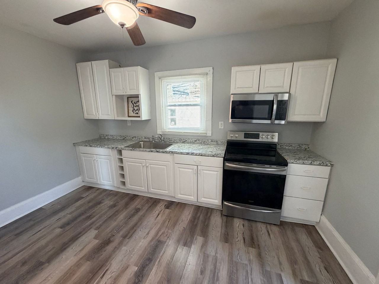 1500 Allen St - Photo 5 of 13