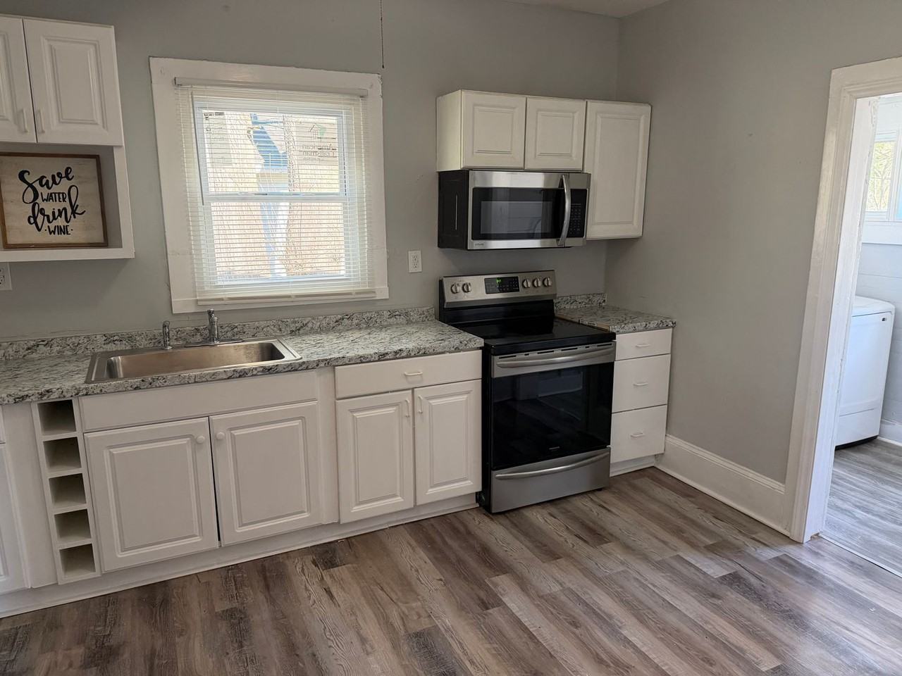 1500 Allen St - Photo 6 of 13