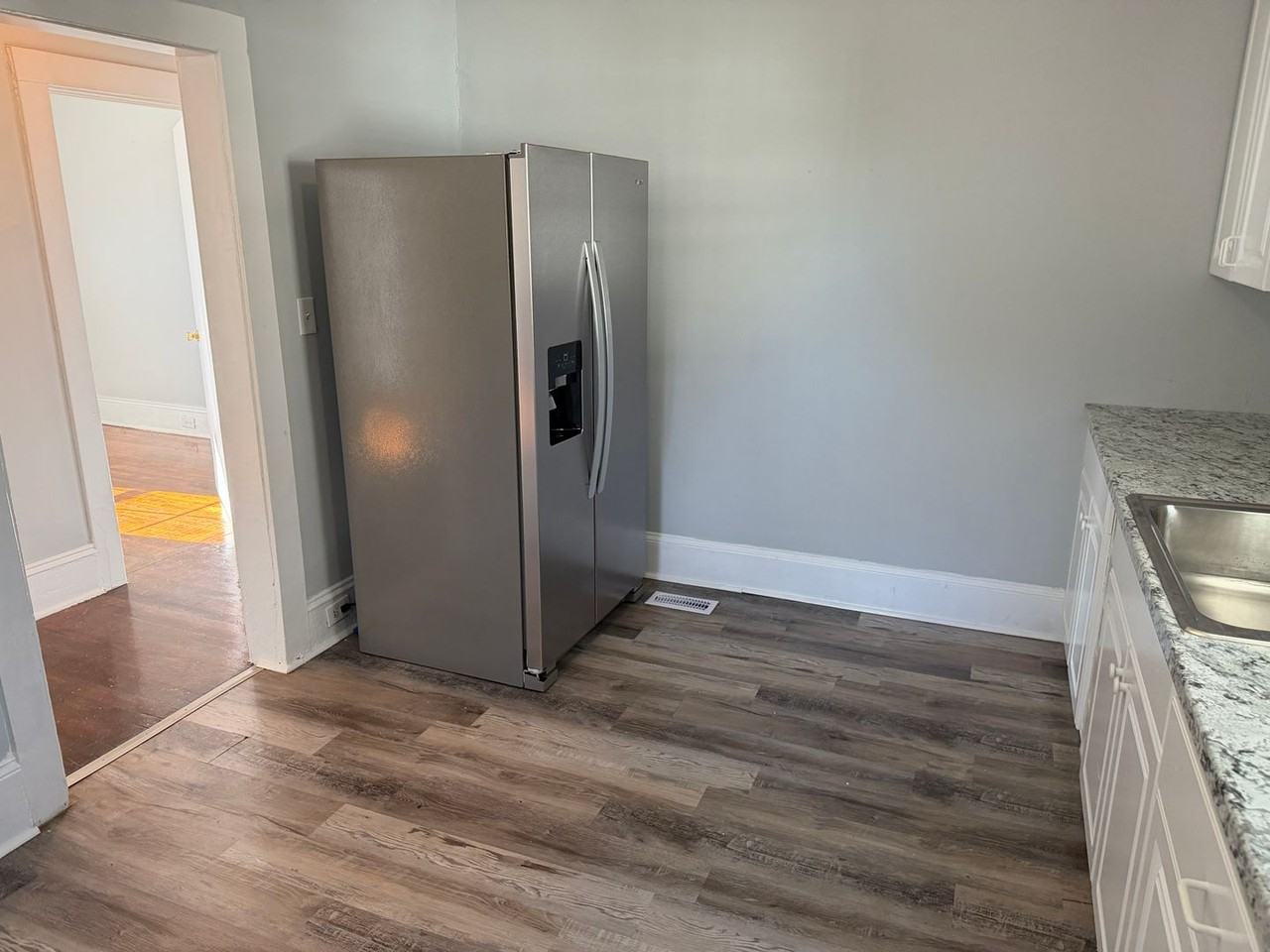 1500 Allen St - Photo 7 of 13