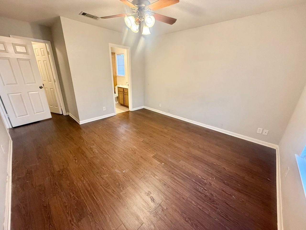 801A Hickory St - Photo 6 of 12