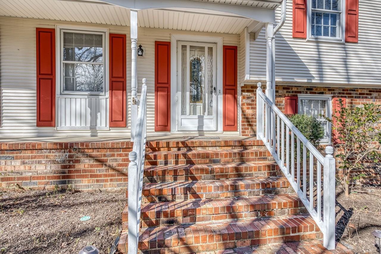 1732 Featherstone Dr - Photo 5 of 32