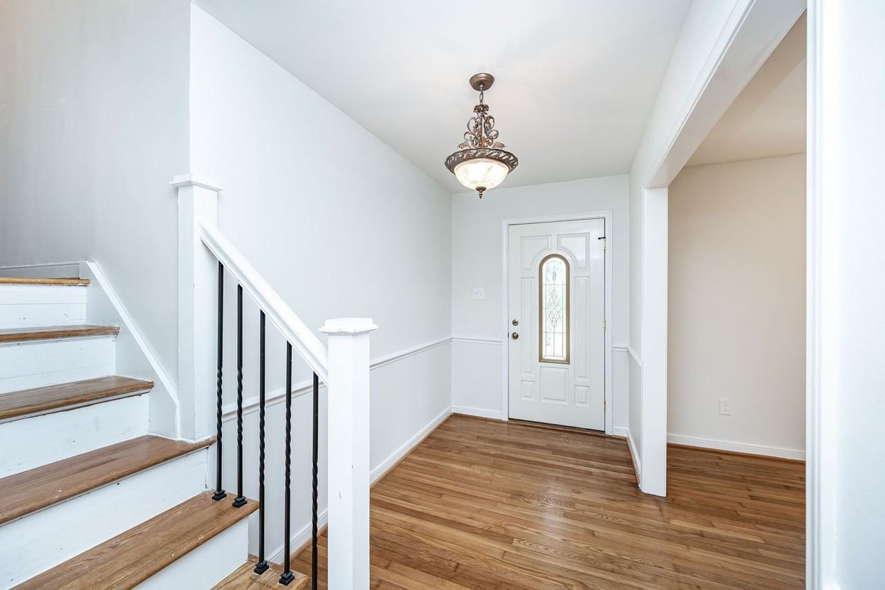 1732 Featherstone Dr - Photo 6 of 32