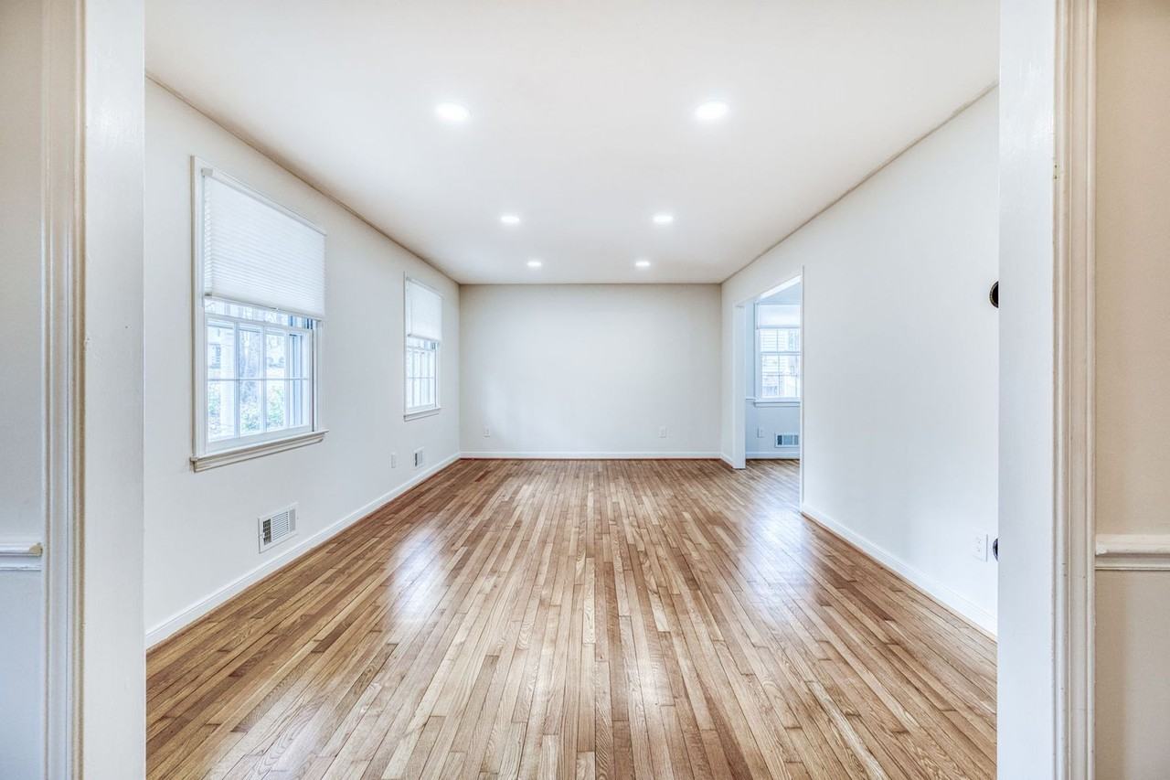 1732 Featherstone Dr - Photo 7 of 32