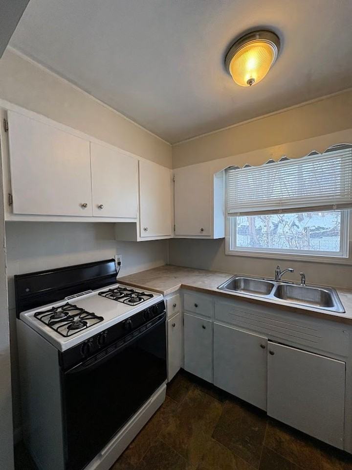 166 Chittenden St - Photo 7 of 21