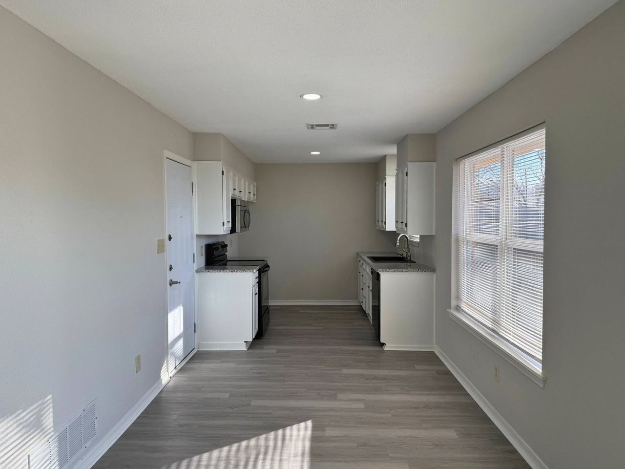 4834 Matterhorn Dr - Photo 6 of 32