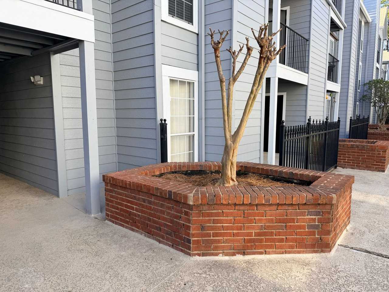 402 Granville Ct - Photo 2 of 13