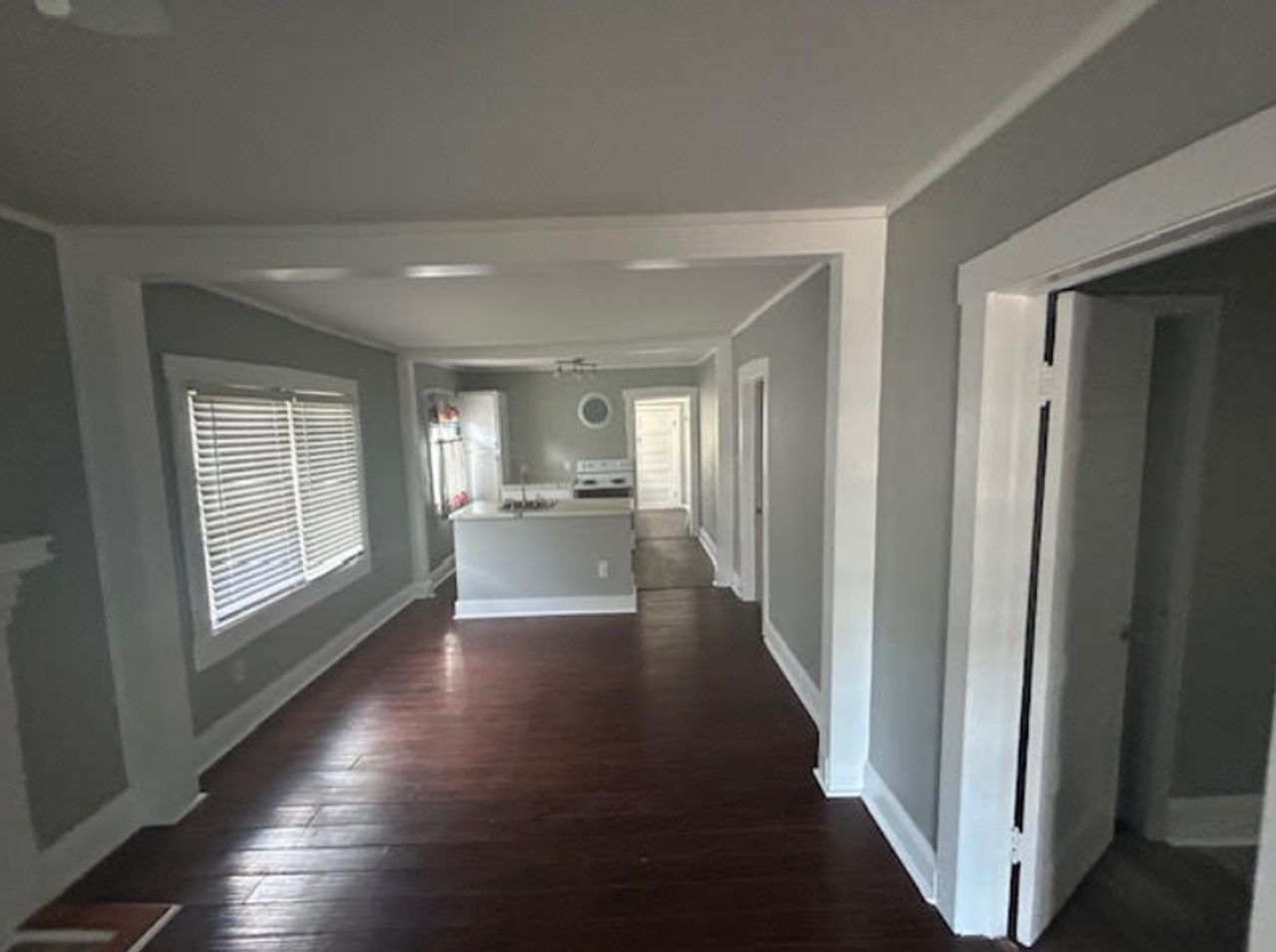 951 E Orange St - Photo 3 of 8