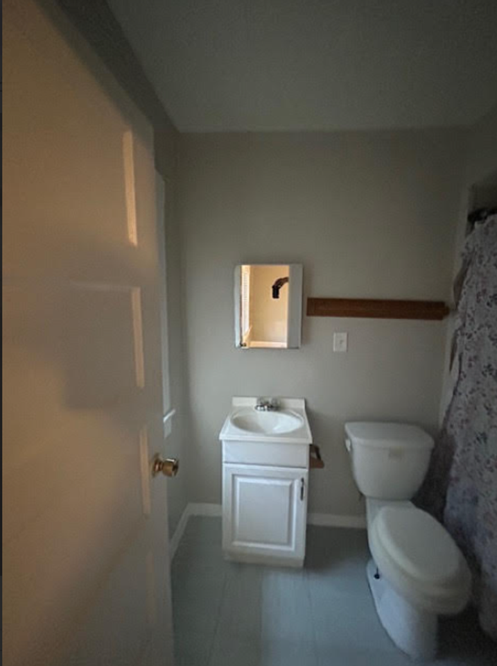 951 E Orange St - Photo 5 of 8