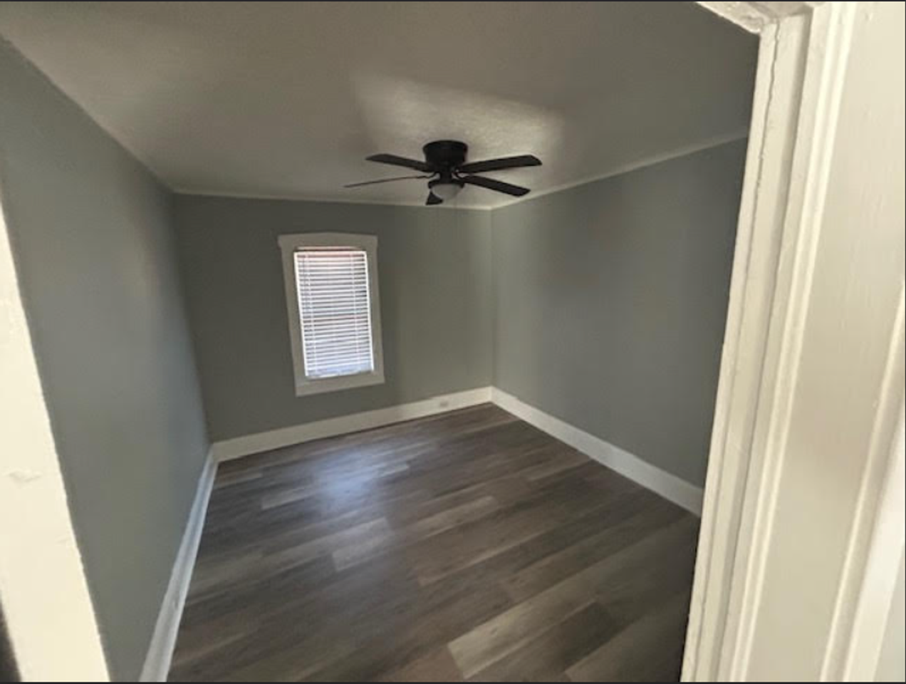 951 E Orange St - Photo 7 of 8