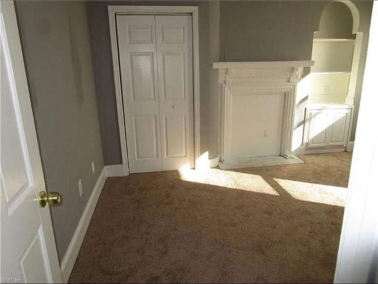 830 Lexington St - Photo 3 of 17