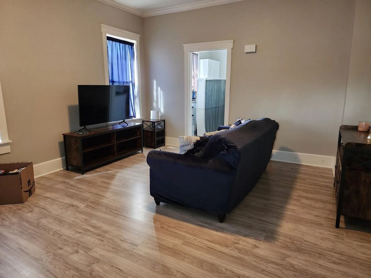 1115 E 8th St - Photo 2 of 20