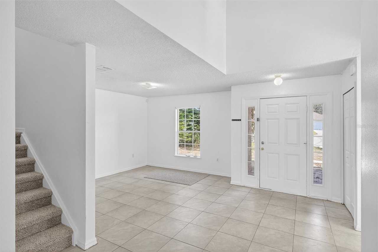 1906 Lakeview Ln - Photo 7 of 28