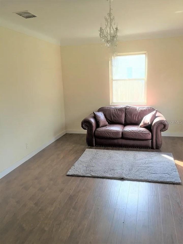 762 60th Ave Ne - Photo 3 of 10