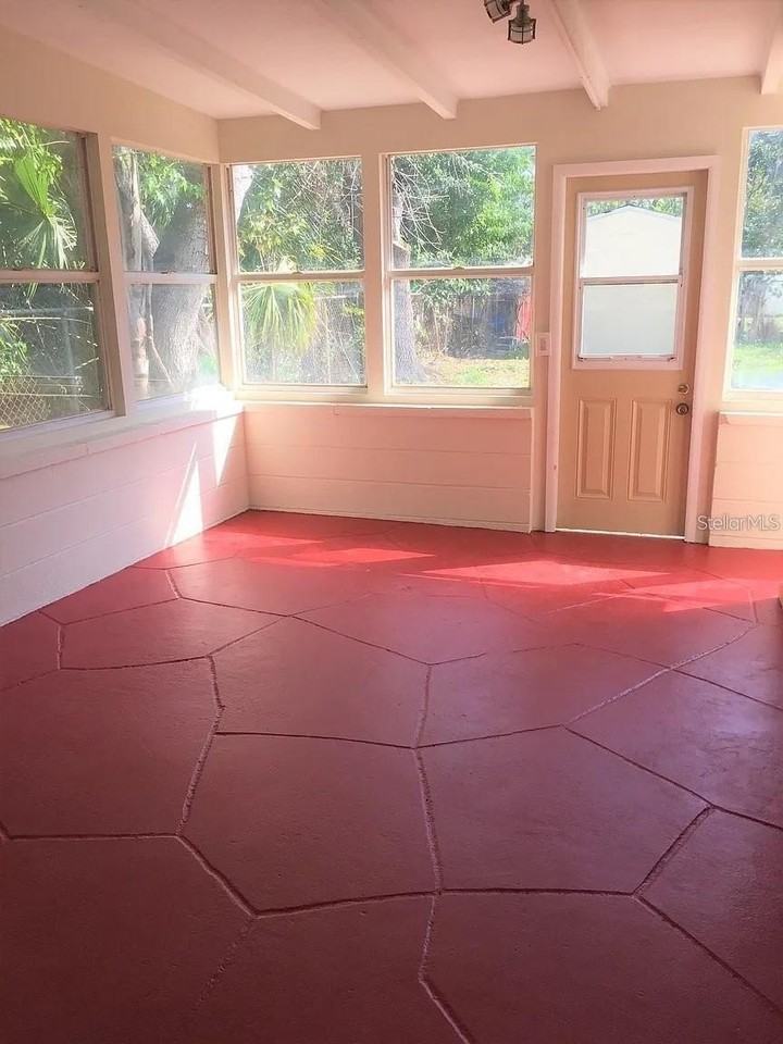 762 60th Ave Ne - Photo 6 of 10