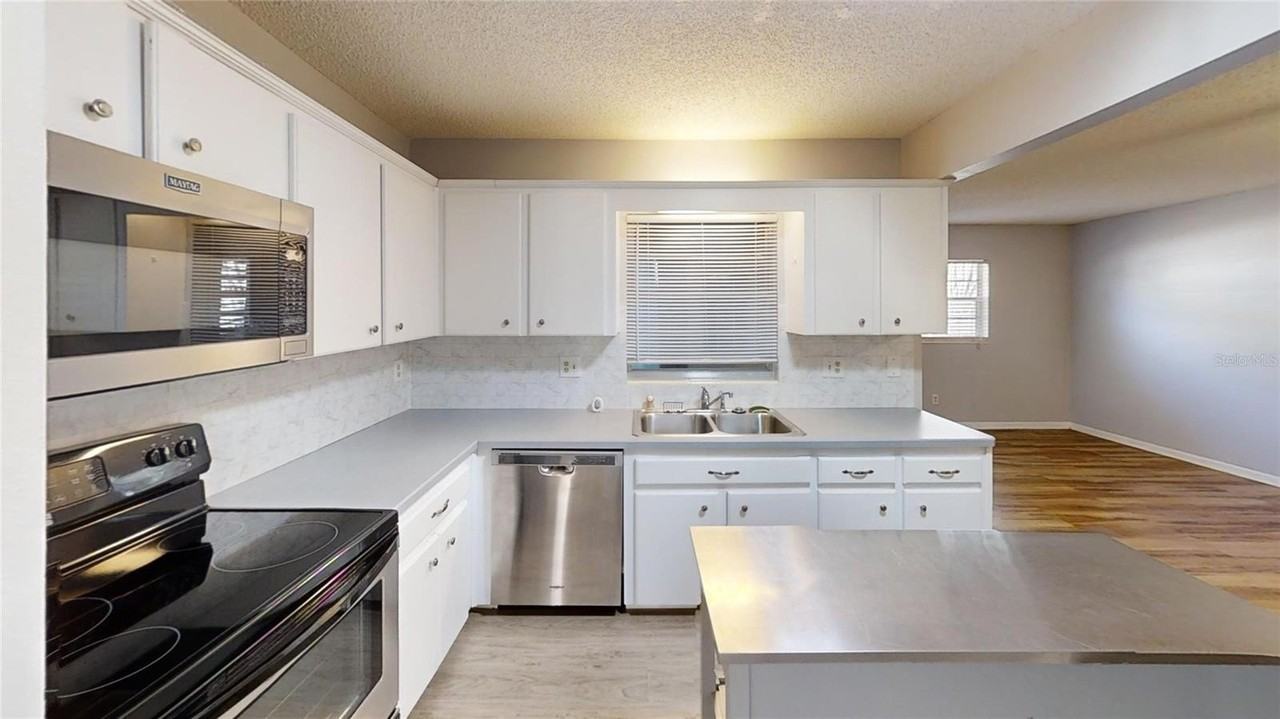 8625 Sw 94th St #A - Photo 7 of 23