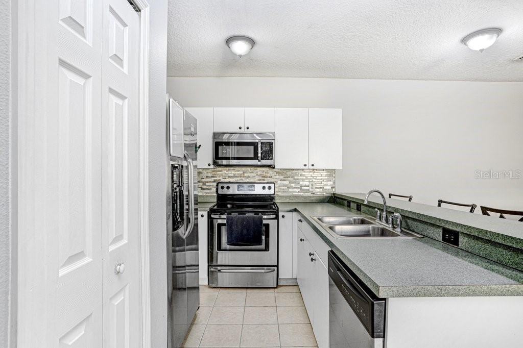 2322 28th Ave E - Photo 5 of 8