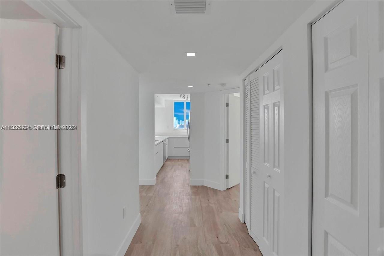 650 West Ave #2001 - Photo 7 of 8