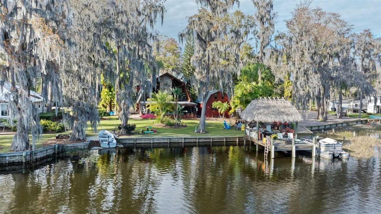 19220 Lake Allen Rd - Photo 5 of 50