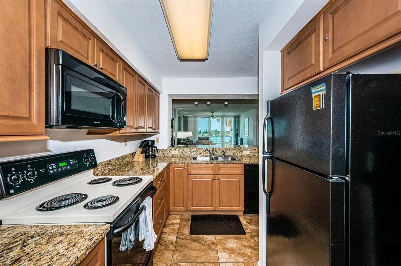 5801 Bahia Del Mar Cir #512 - Photo 3 of 28