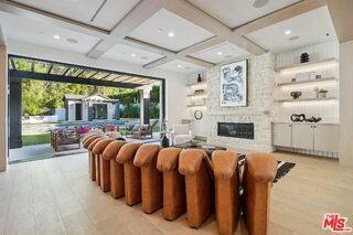 5124 Calvin Ave - Photo 4 of 8