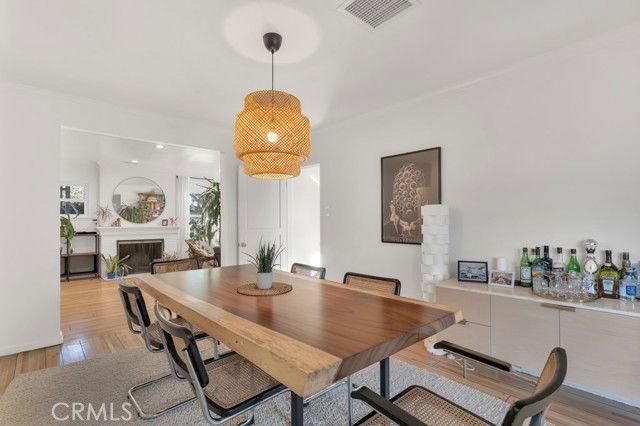 5727 Colbath Ave - Photo 2 of 8