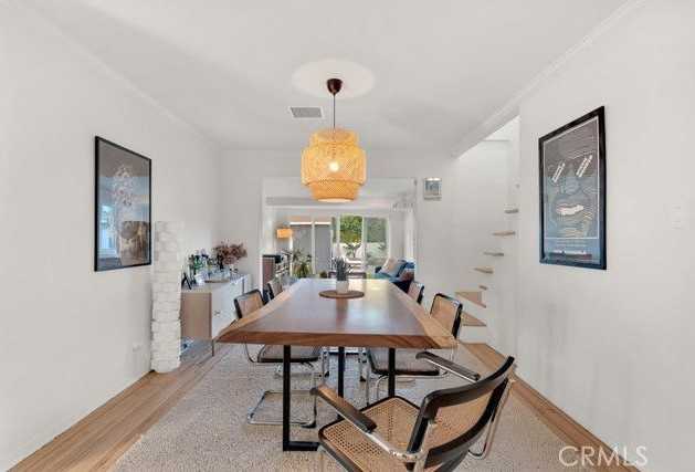 5727 Colbath Ave - Photo 3 of 8