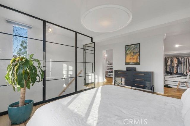 5727 Colbath Ave - Photo 7 of 8