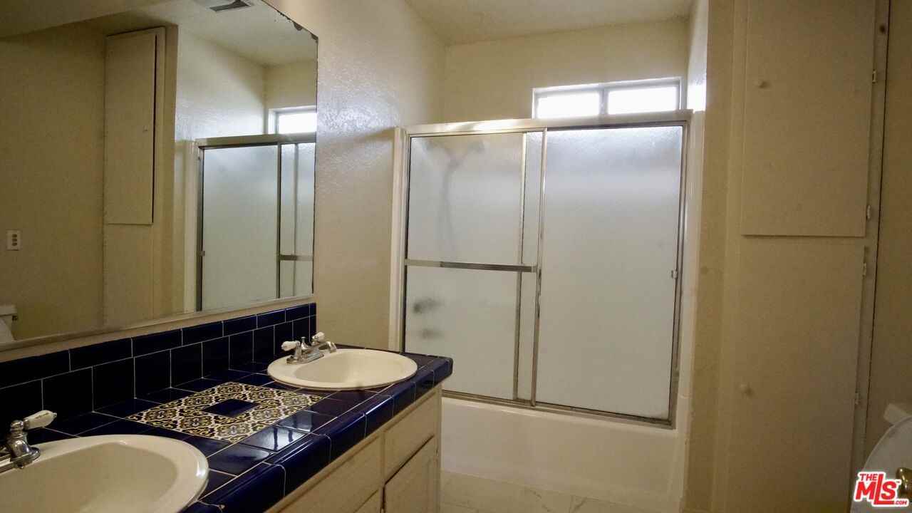 206 S Prospect Ave - Photo 3 of 8