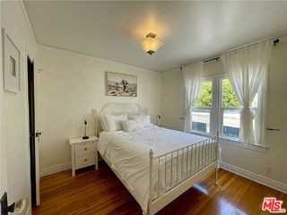 837 5th St #839B - Photo 4 of 8