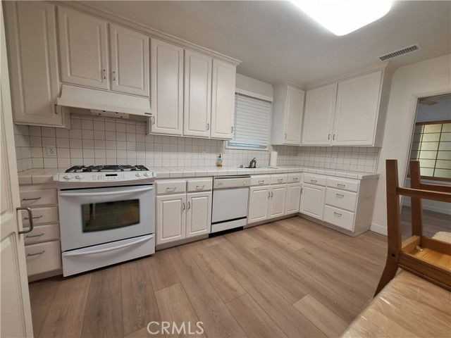 5315 Etheldo Ave - Photo 4 of 8