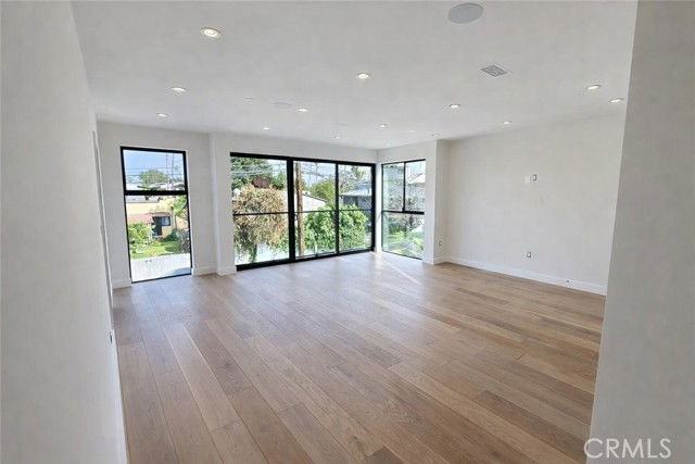 920 California Ave #922 - Photo 7 of 8