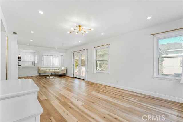 1524 E Mariposa Ave - Photo 2 of 8