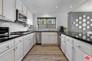 10754 Garland Dr - Photo 7 of 8