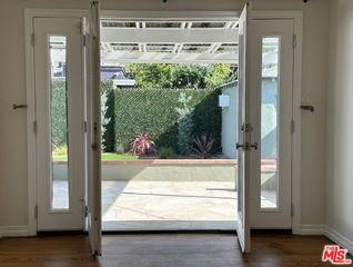 1206 Greenacre Ave - Photo 3 of 8