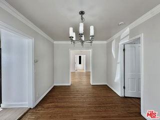 1206 Greenacre Ave - Photo 4 of 8