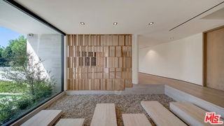 8765 Hollywood Blvd - Photo 2 of 8