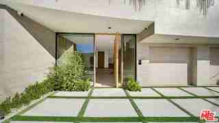 8765 Hollywood Blvd - Photo 7 of 8