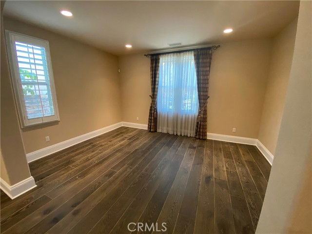 1328 Acorn Pl - Photo 2 of 8