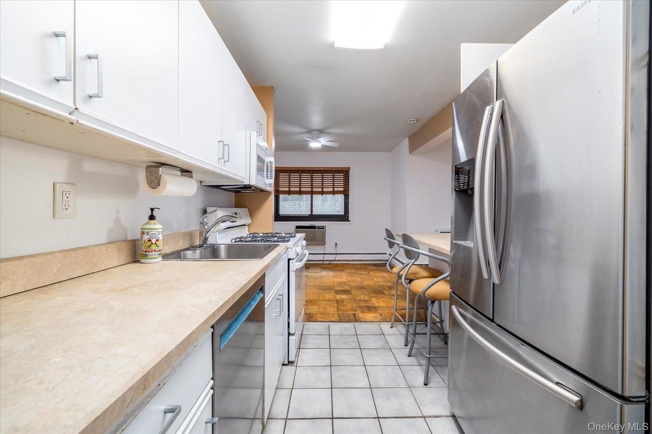 420 Shore Rd Apt 1f #1F - Photo 5 of 21