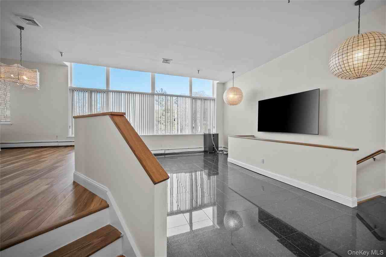 520 Ashford Ave Apt 5 #5 - Photo 6 of 37