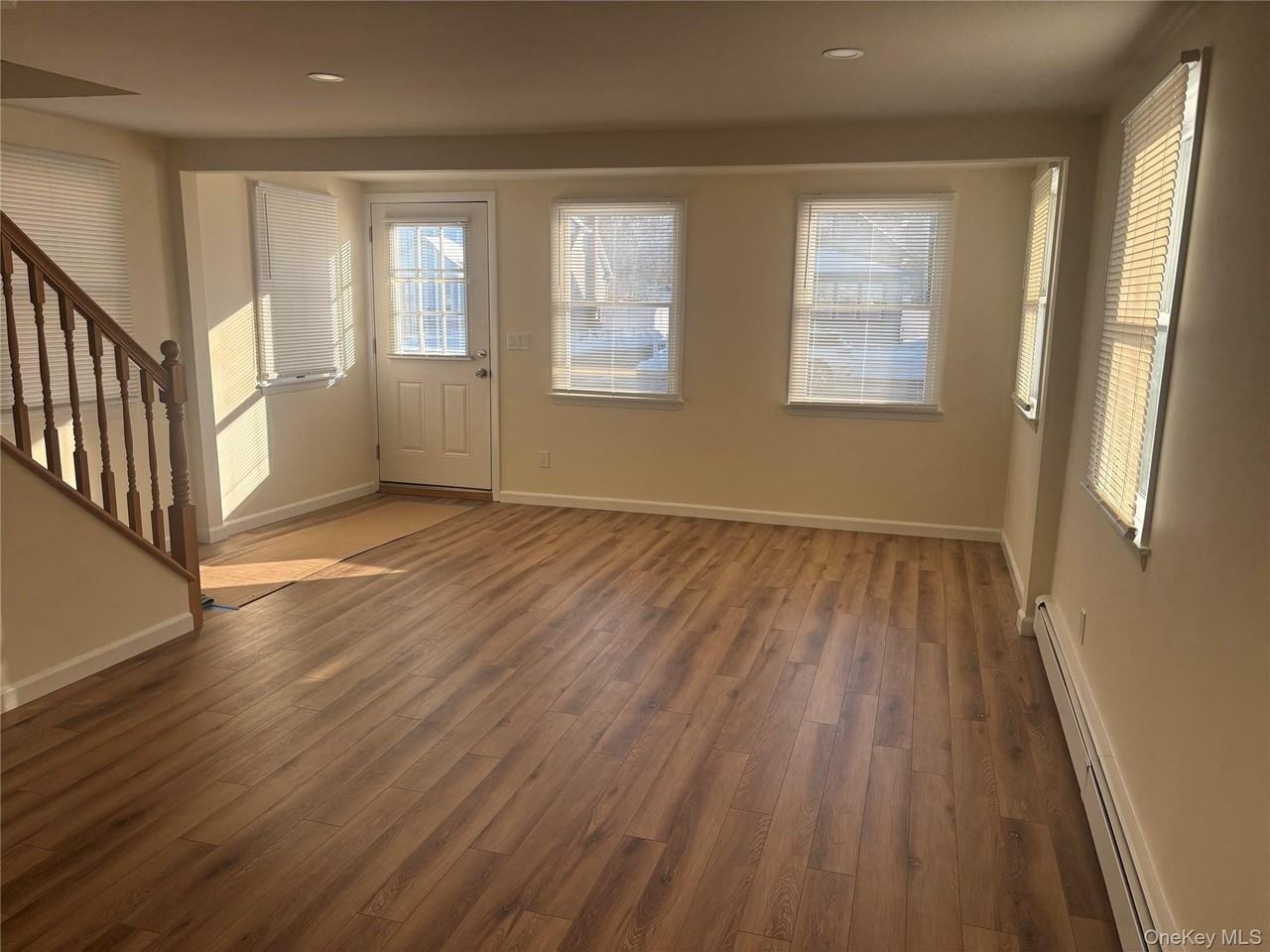 215 E Lakewood St - Photo 3 of 16