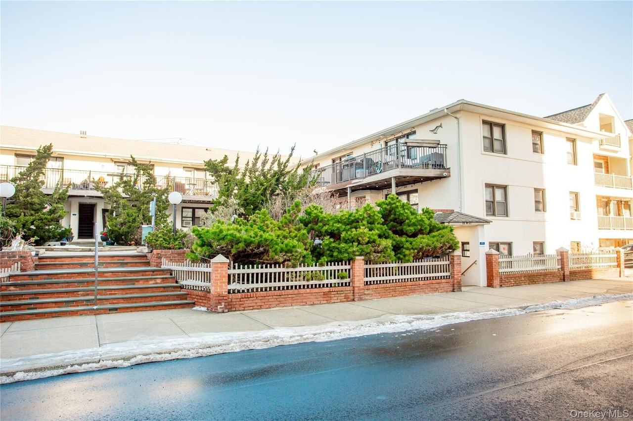 65 W Broadway Apt 2g #2G - Photo 2 of 11