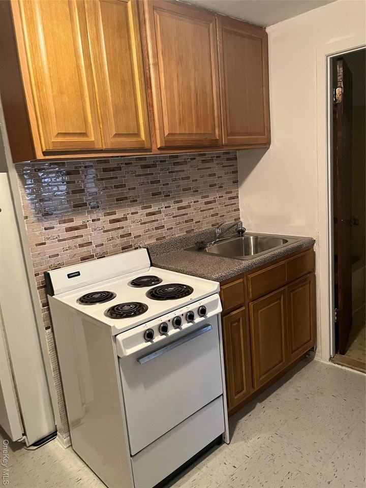 9104 75th St Unit 1 #1 - Photo 3 of 6