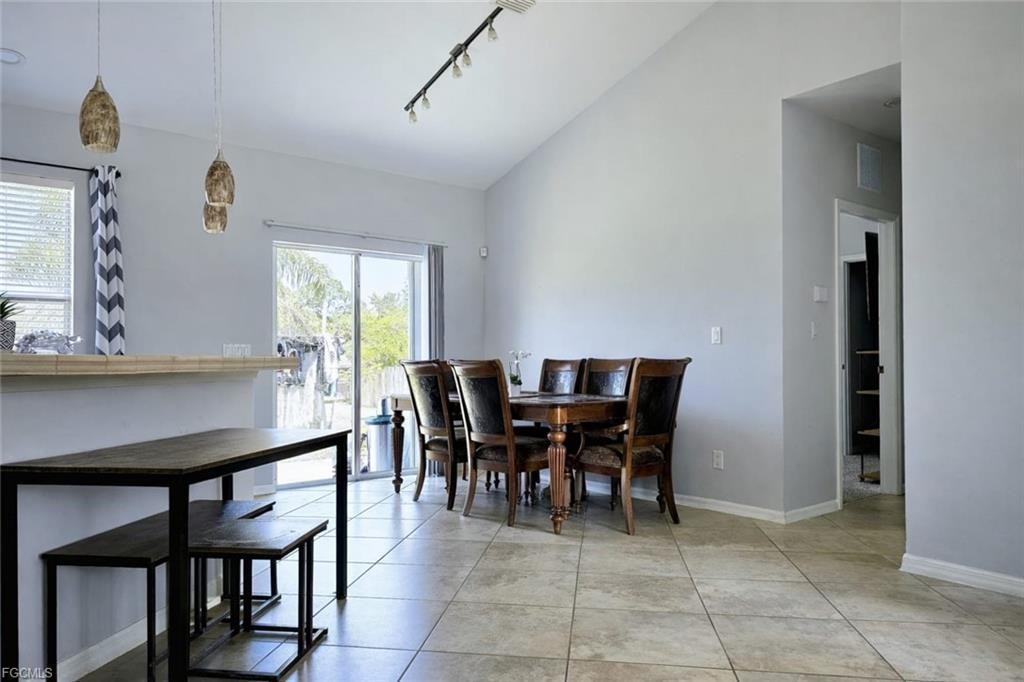 701 Arundel Cir - Photo 5 of 8