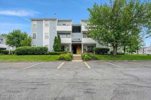 featured image of 33 Jockey Ln