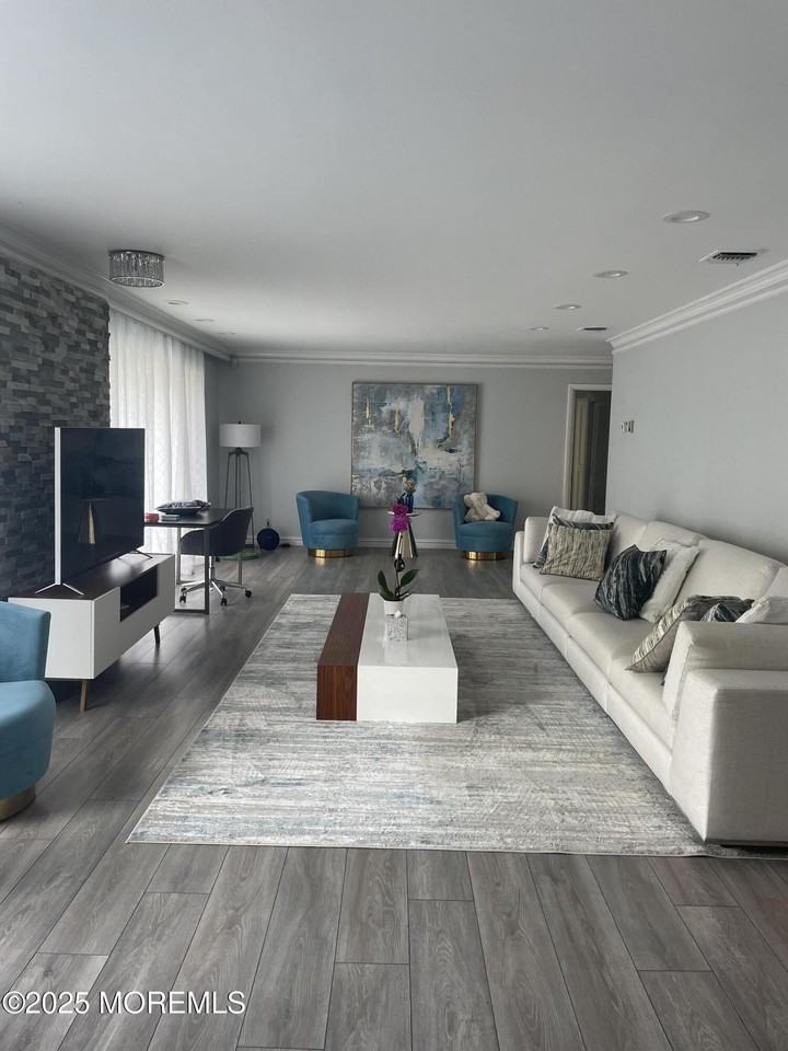 506 Roseld Ave - Photo 4 of 14