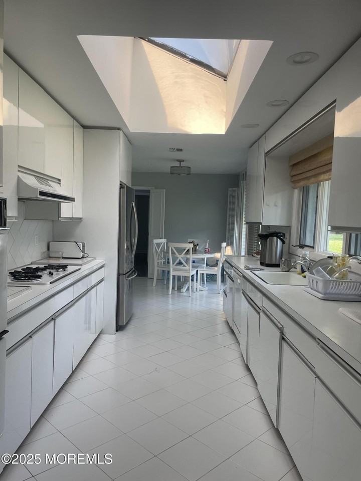 506 Roseld Ave - Photo 7 of 14