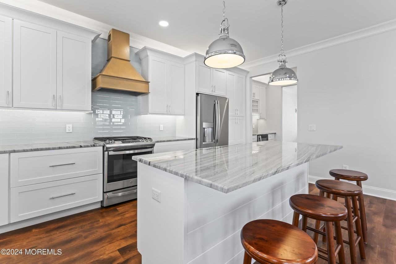 95 Bay Ave Unit 8 #8 - Photo 3 of 37