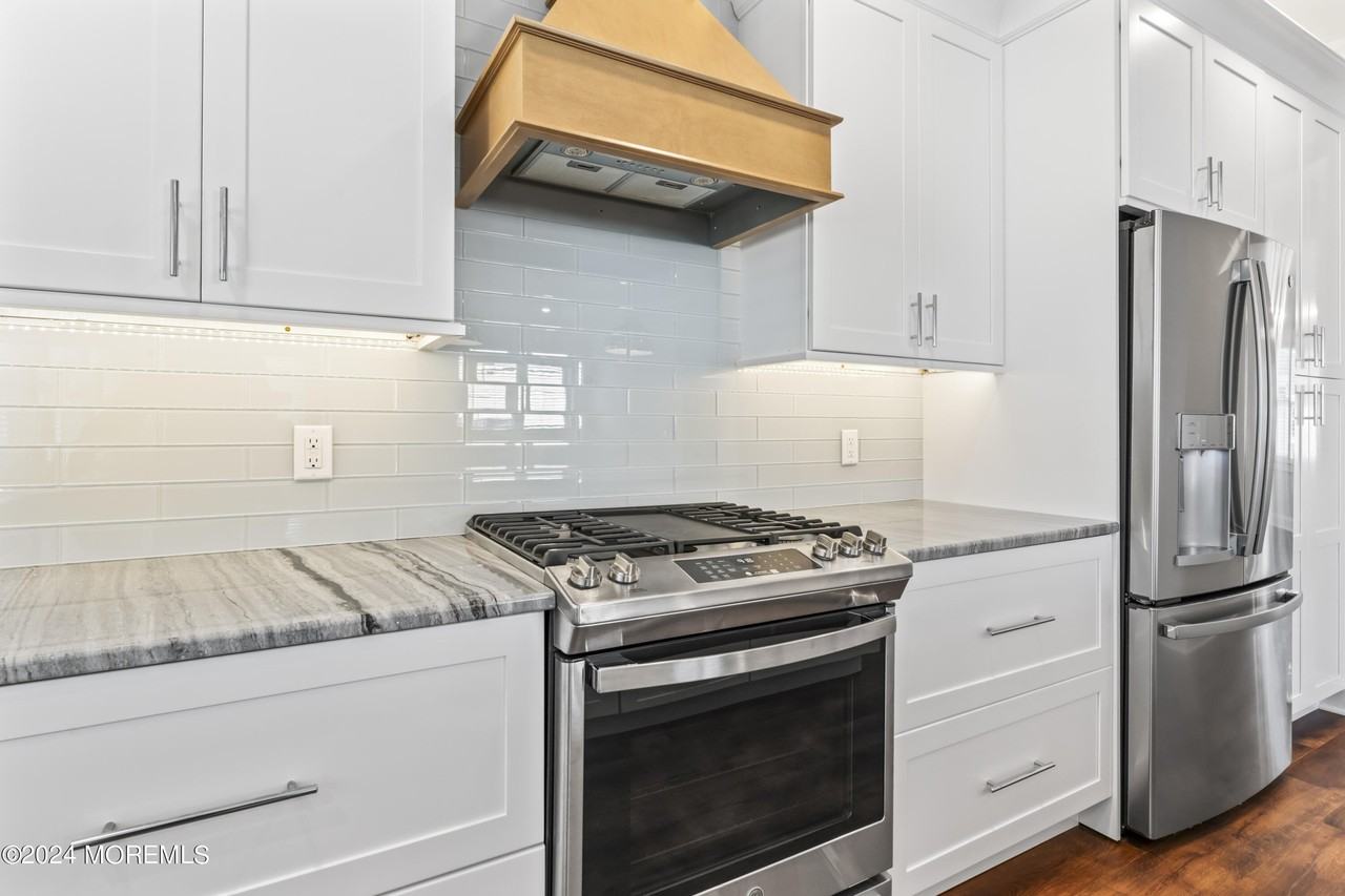 95 Bay Ave Unit 8 #8 - Photo 4 of 37