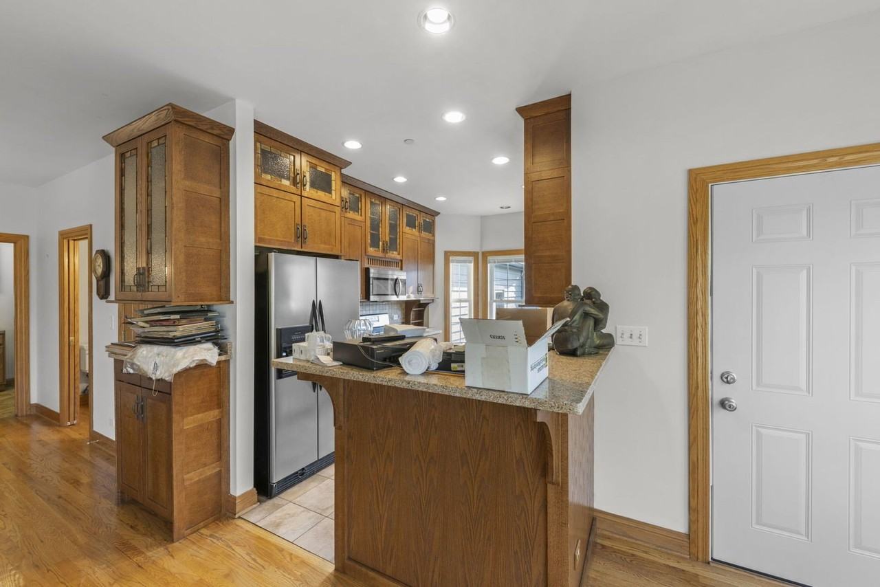 1537 Queen Ann Ln - Photo 6 of 31